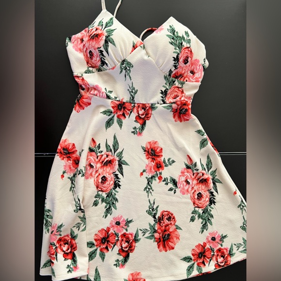 Rose dress - Picture 1 of 2